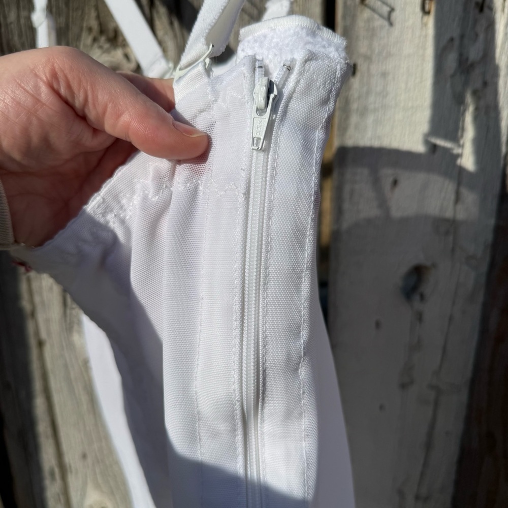 1960s Vintage White Underbust Shapewear Romper w/ Rosebud Lace Hem Size Small - Picture 13 of 13